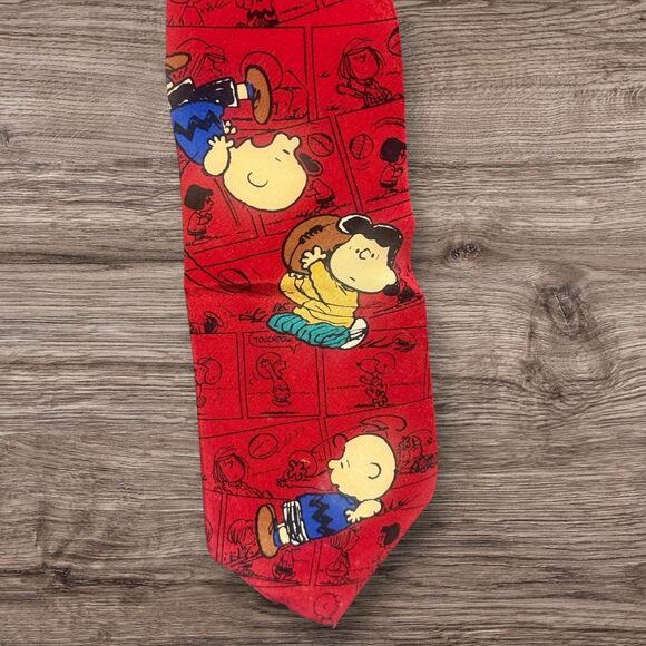 1990s 100% Silk Peanuts Necktie Charlie Brown, Lucy Football, Comical, Funny - Picture 2 of 9